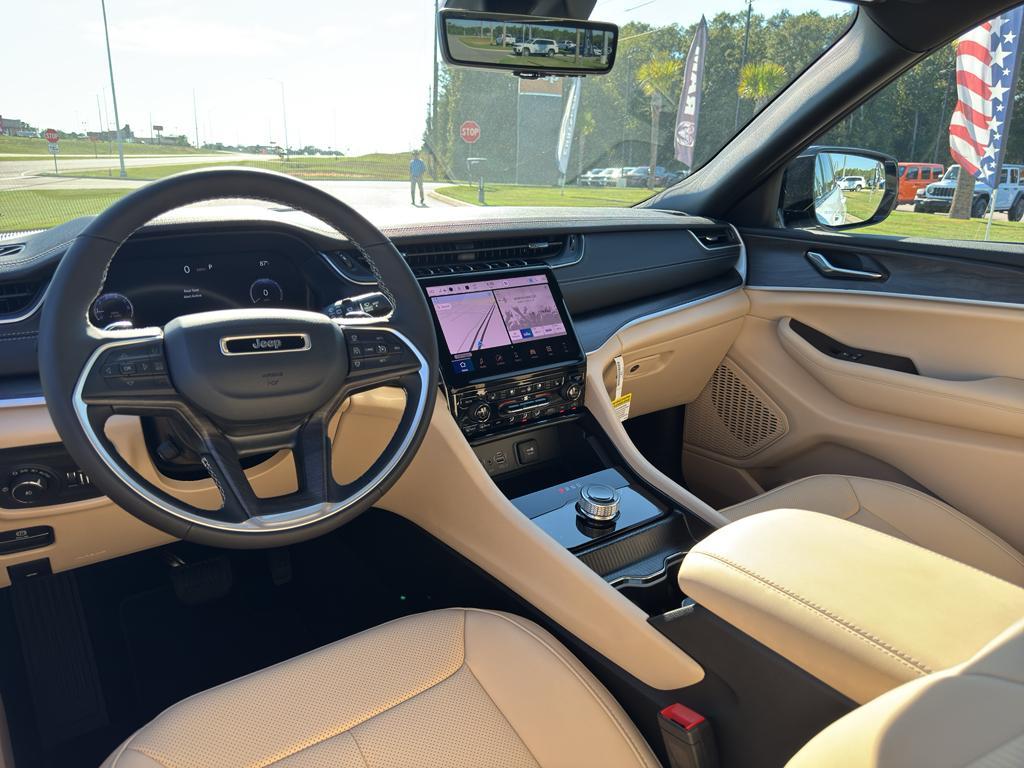 new 2025 Jeep Grand Cherokee car, priced at $47,412