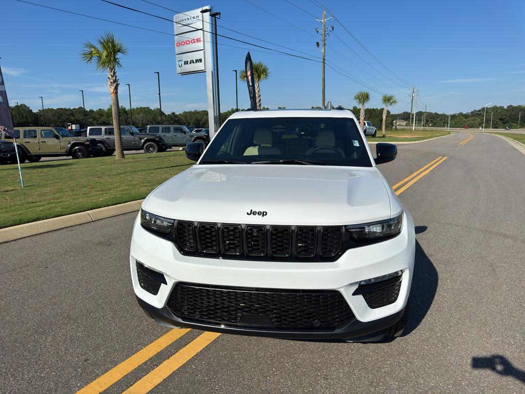 new 2025 Jeep Grand Cherokee car, priced at $47,412