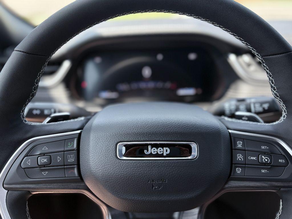 new 2025 Jeep Grand Cherokee car, priced at $50,831