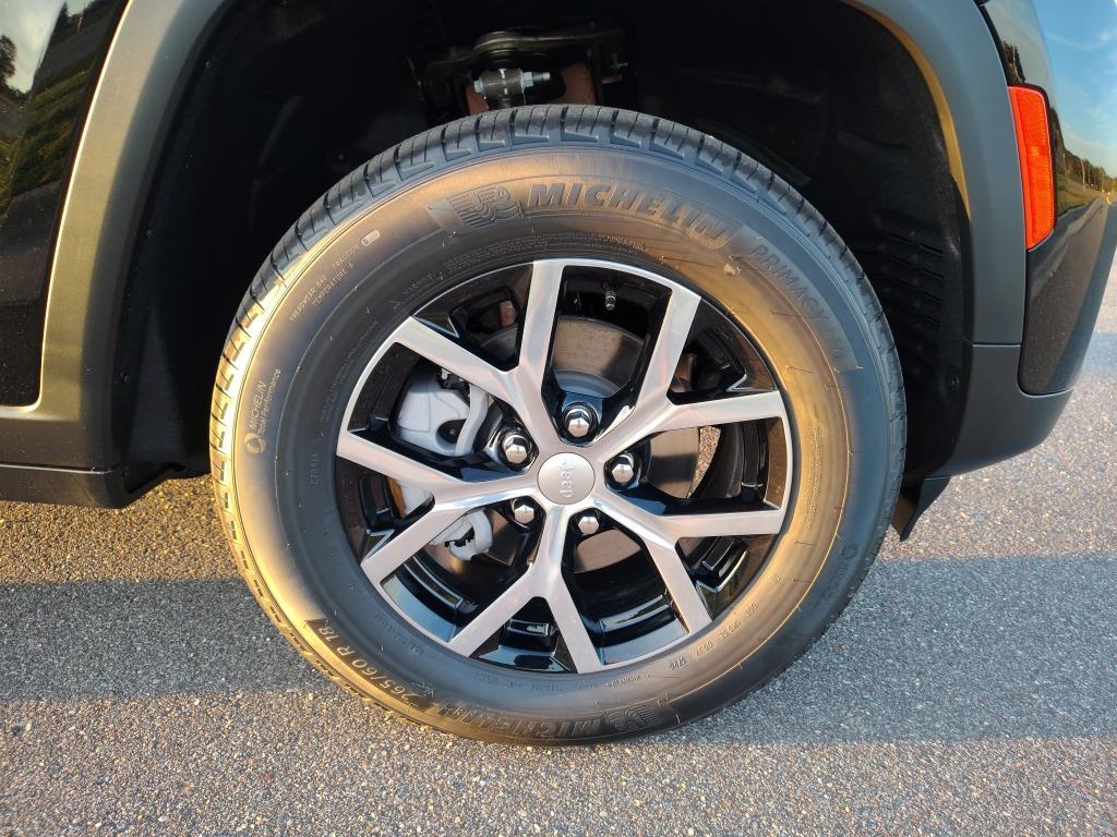 new 2025 Jeep Grand Cherokee car, priced at $40,828