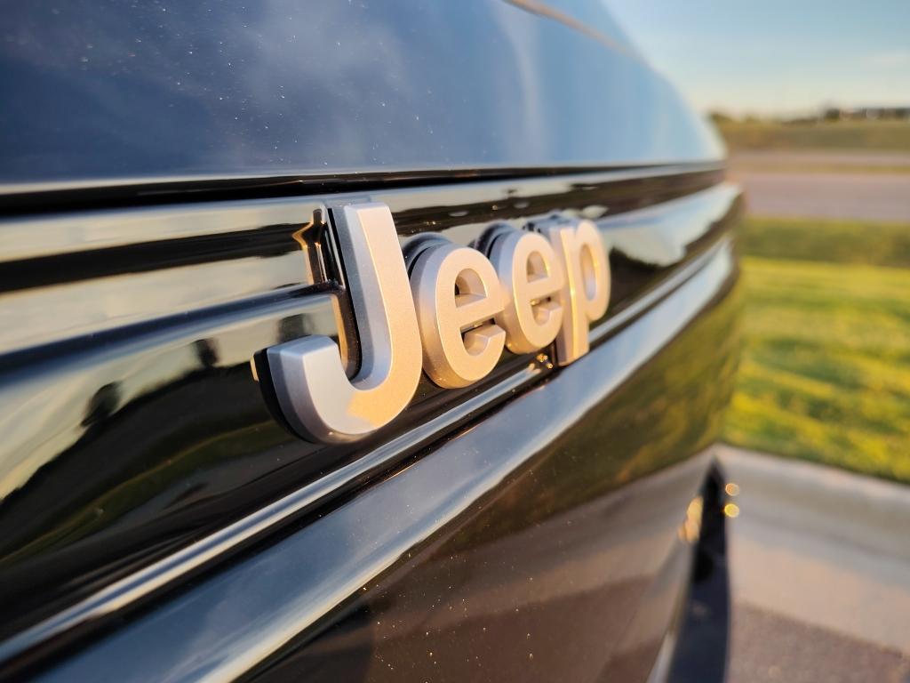 new 2025 Jeep Grand Cherokee car, priced at $40,828