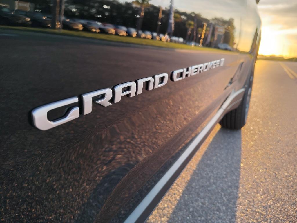 new 2025 Jeep Grand Cherokee car, priced at $40,828