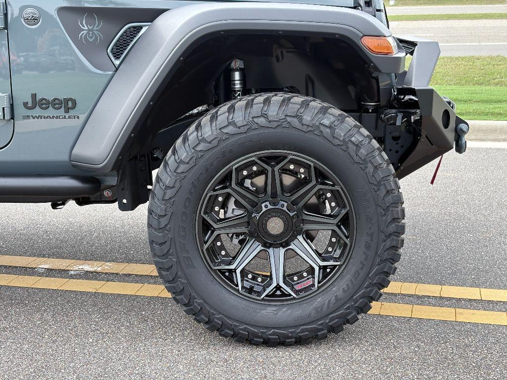 new 2025 Jeep Wrangler car, priced at $75,656