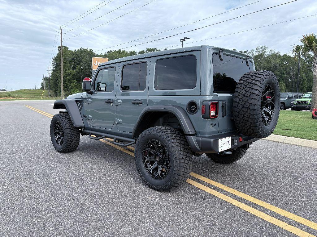 new 2025 Jeep Wrangler car, priced at $75,656