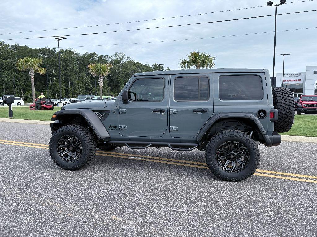 new 2025 Jeep Wrangler car, priced at $75,656