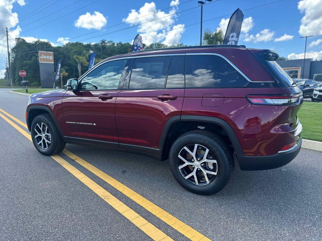 new 2025 Jeep Grand Cherokee car, priced at $39,331