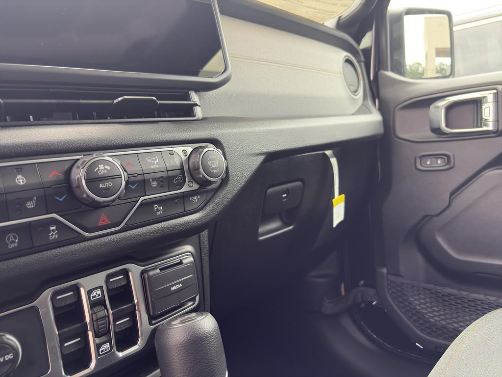 new 2025 Jeep Wrangler car, priced at $46,159