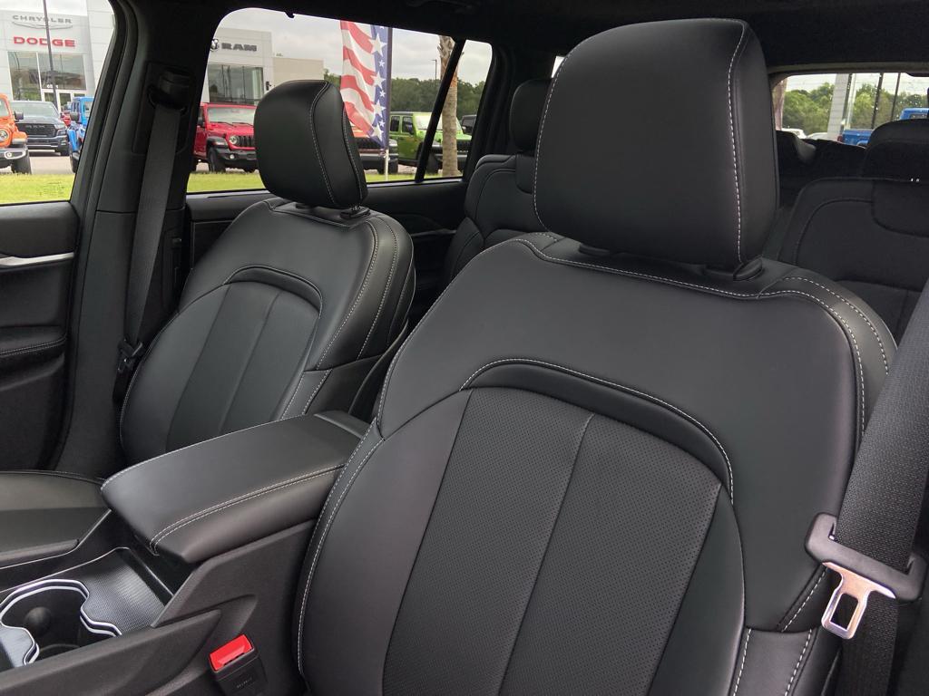 new 2025 Jeep Grand Cherokee L car, priced at $50,269
