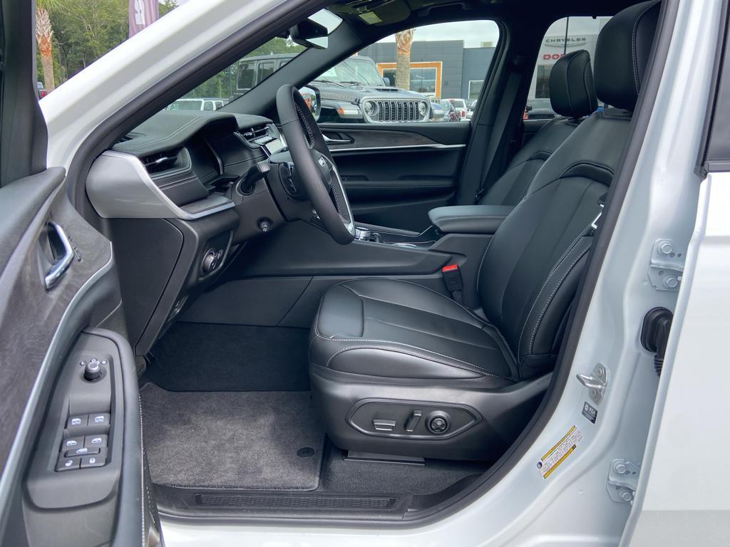new 2025 Jeep Grand Cherokee L car, priced at $50,269