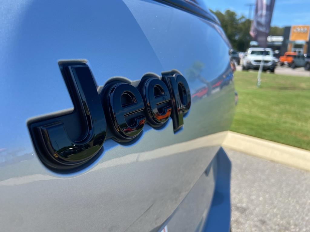 new 2025 Jeep Grand Cherokee L car, priced at $42,361