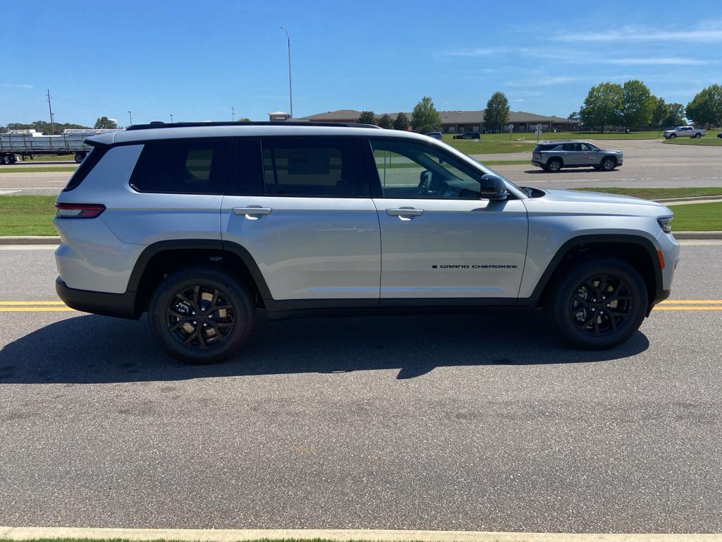 new 2025 Jeep Grand Cherokee L car, priced at $42,361