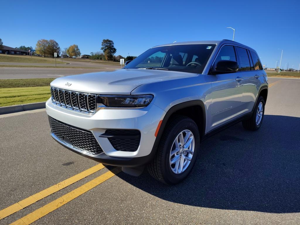 new 2025 Jeep Grand Cherokee car, priced at $36,552