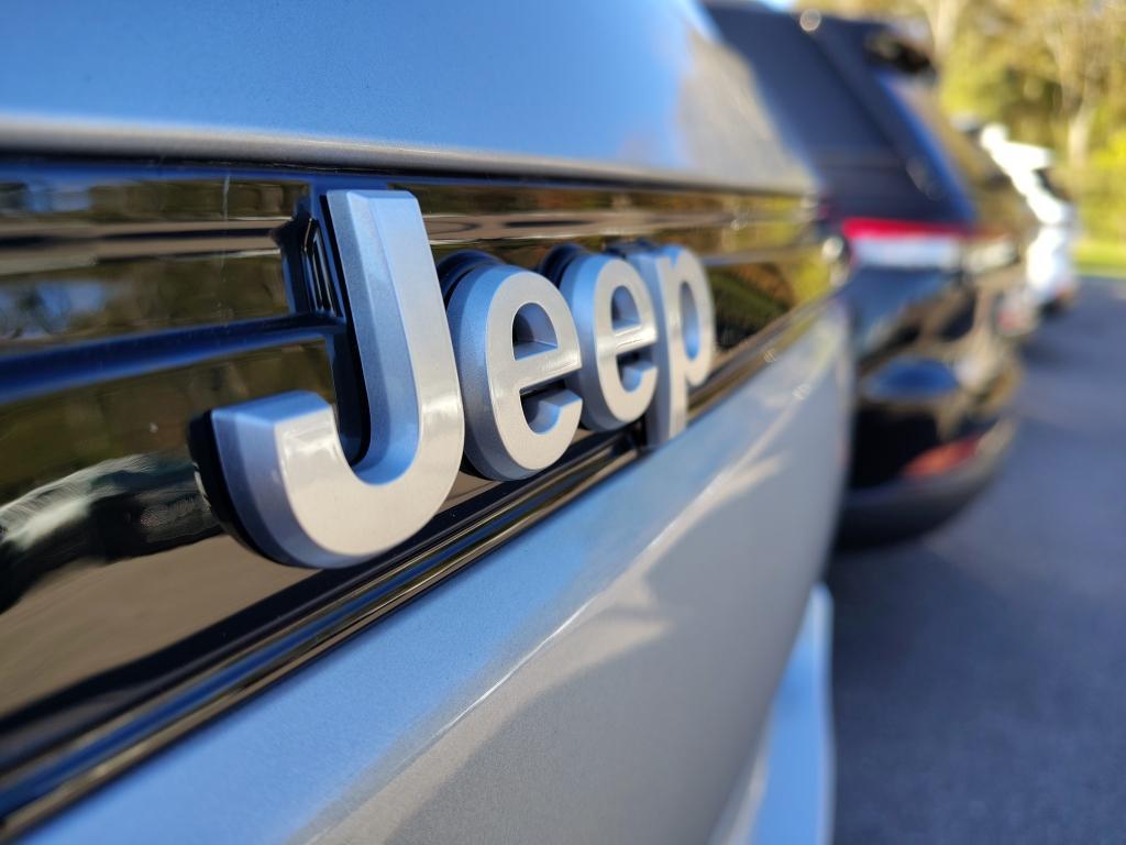 new 2025 Jeep Grand Cherokee car, priced at $36,552