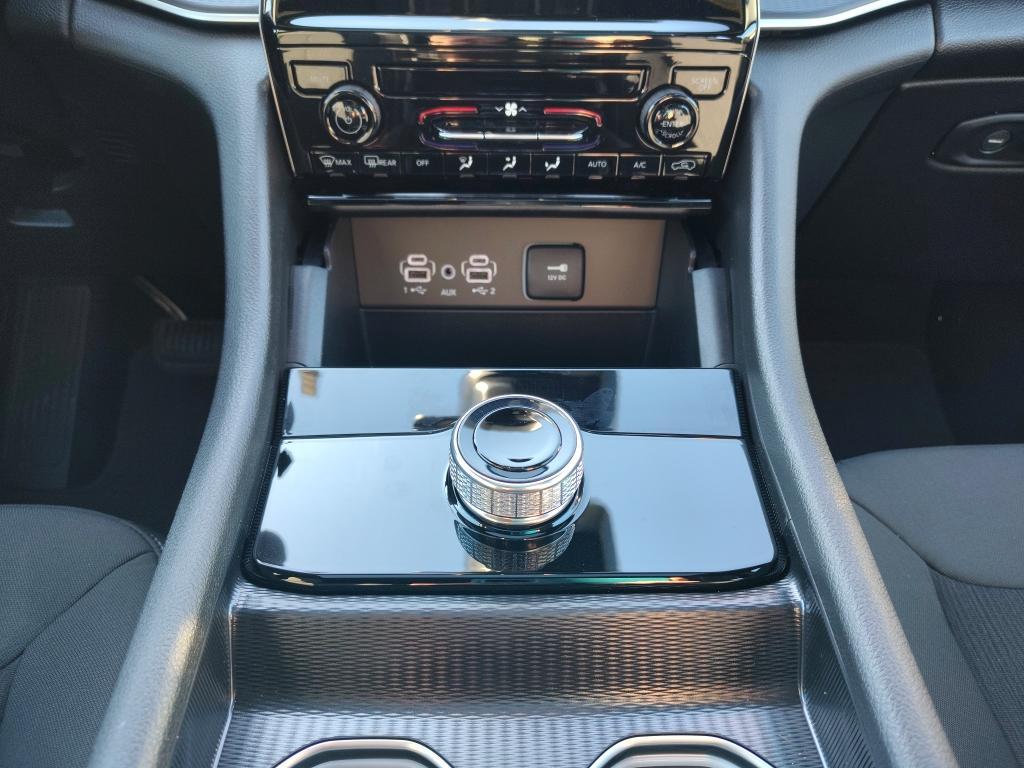 new 2025 Jeep Grand Cherokee car, priced at $36,552