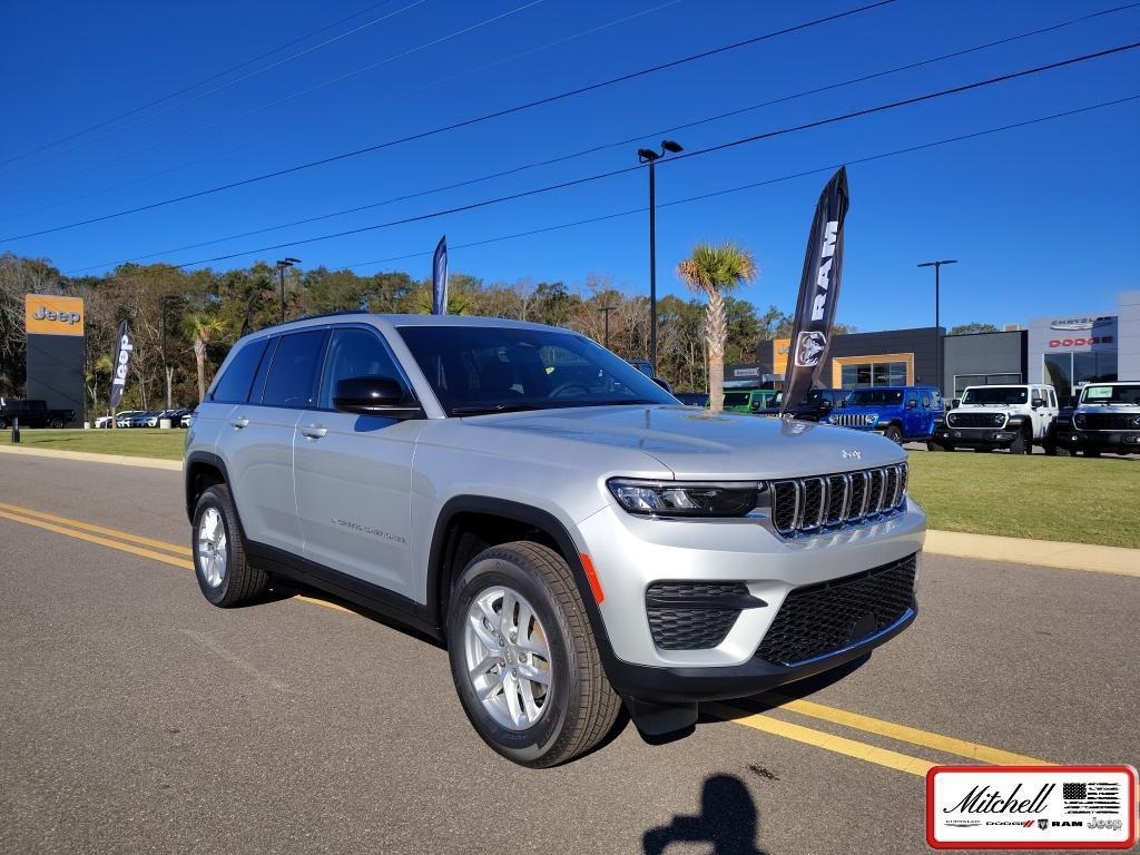 new 2025 Jeep Grand Cherokee car, priced at $36,552