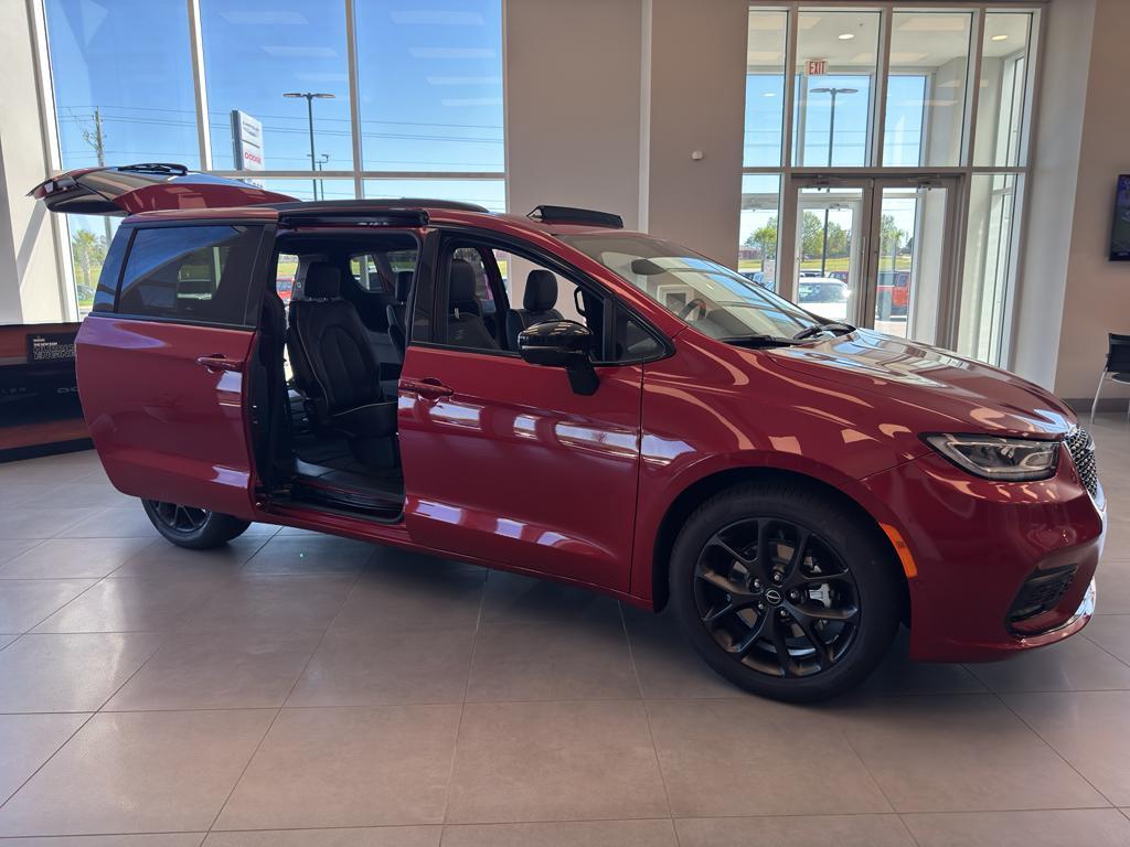 new 2026 Chrysler Pacifica car, priced at $50,776