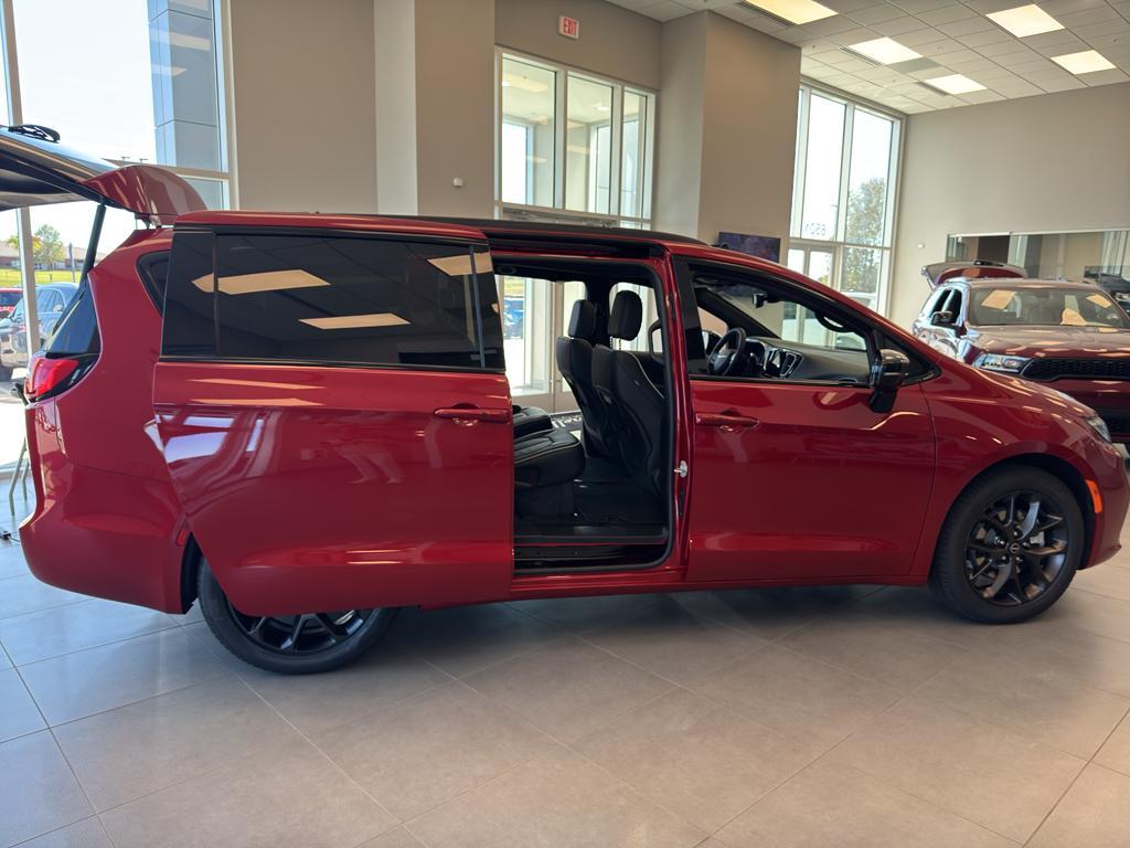 new 2026 Chrysler Pacifica car, priced at $50,776