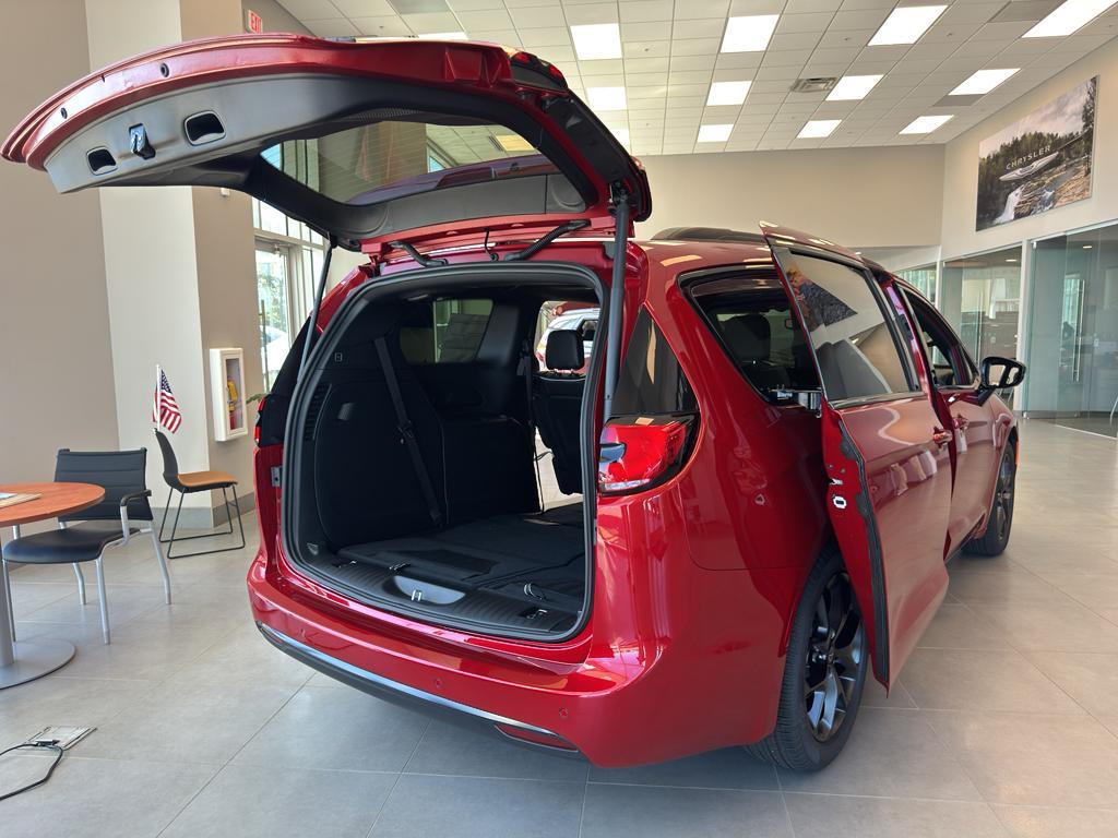new 2026 Chrysler Pacifica car, priced at $50,776