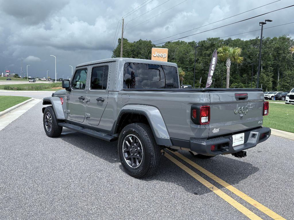 used 2023 Jeep Gladiator car, priced at $33,625