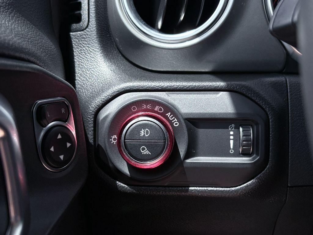 used 2023 Jeep Gladiator car, priced at $33,625
