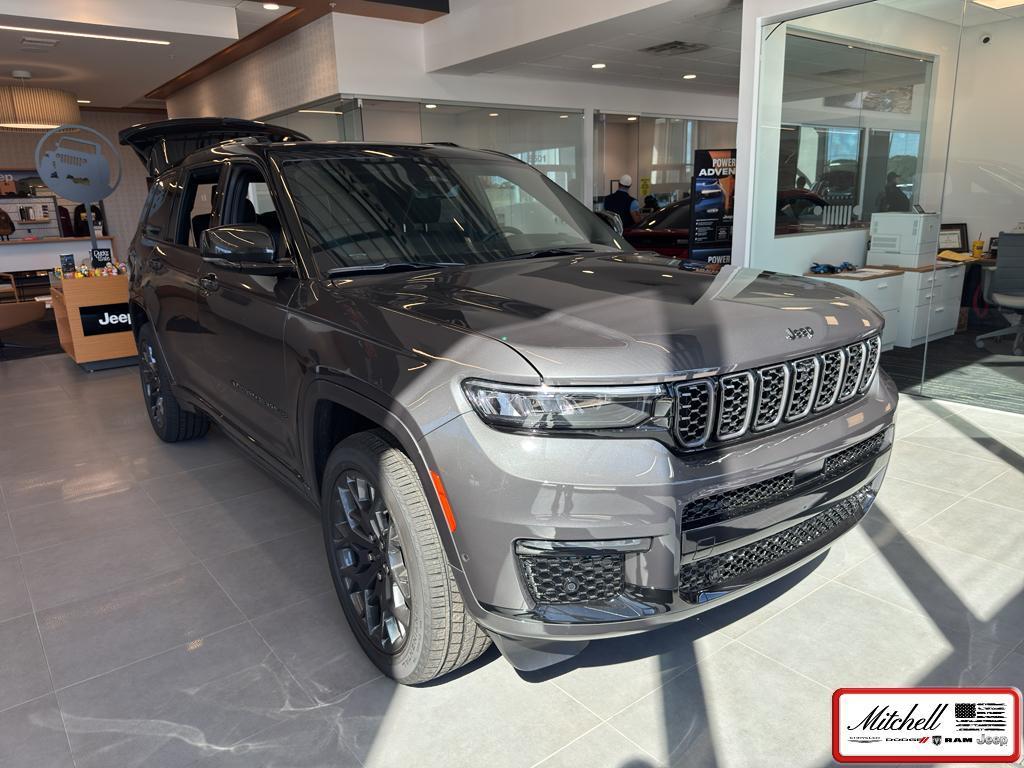 new 2025 Jeep Grand Cherokee L car, priced at $70,783