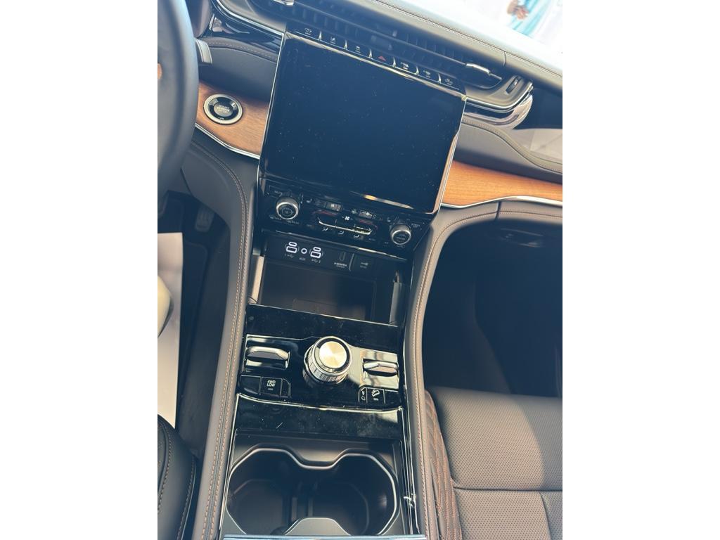 new 2025 Jeep Grand Cherokee L car, priced at $70,783