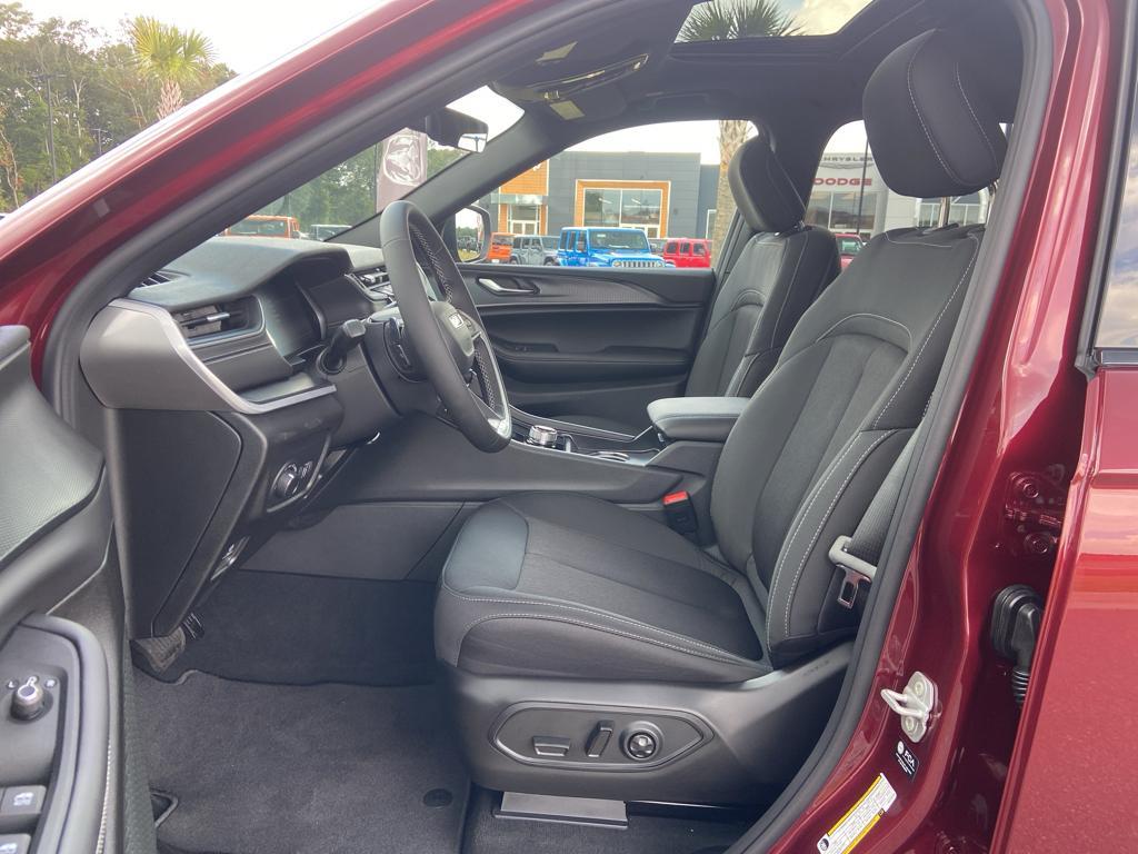 new 2025 Jeep Grand Cherokee L car, priced at $37,940