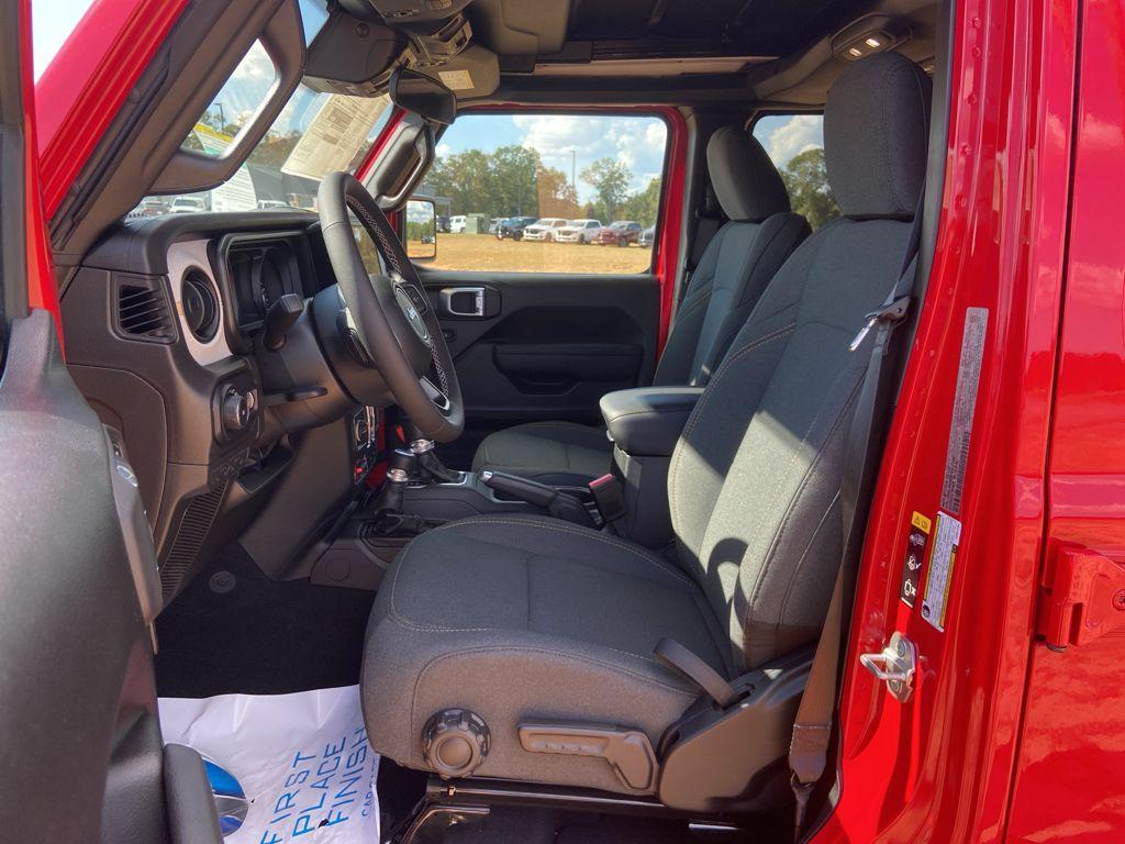 new 2025 Jeep Wrangler car, priced at $49,125