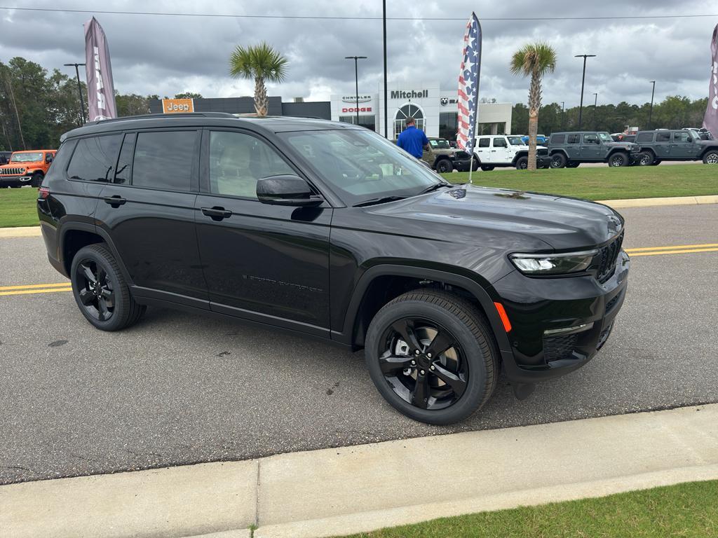 new 2025 Jeep Grand Cherokee L car, priced at $49,883