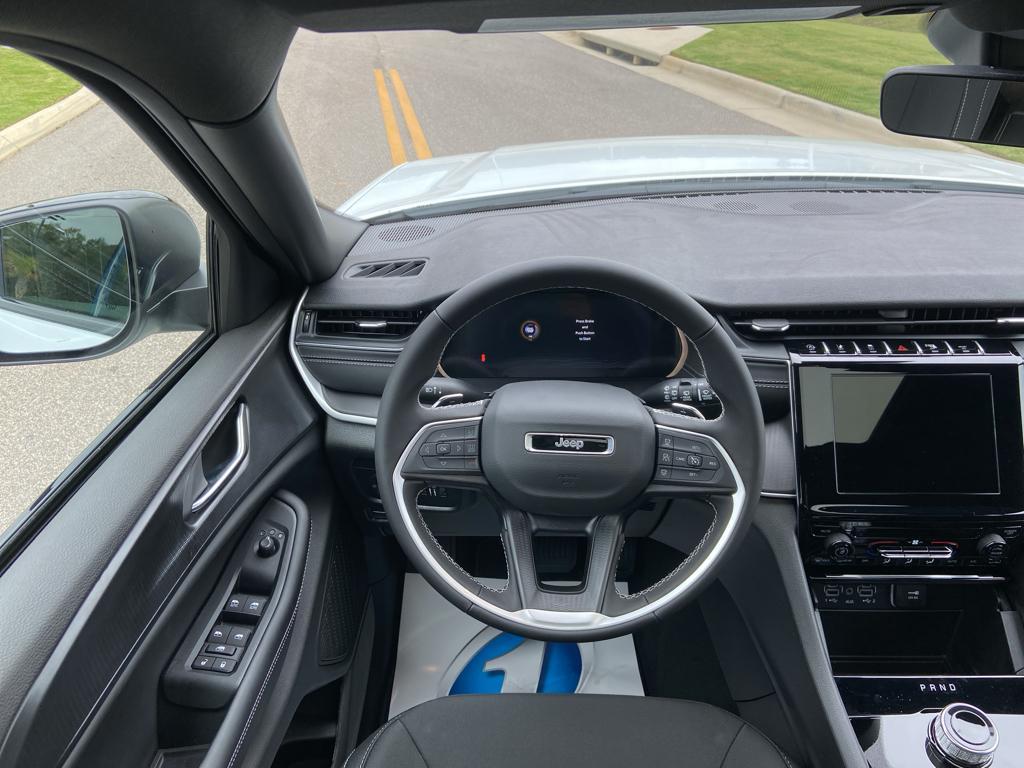 new 2025 Jeep Grand Cherokee car, priced at $36,021