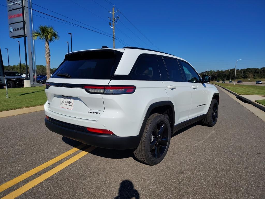 new 2025 Jeep Grand Cherokee car, priced at $50,401