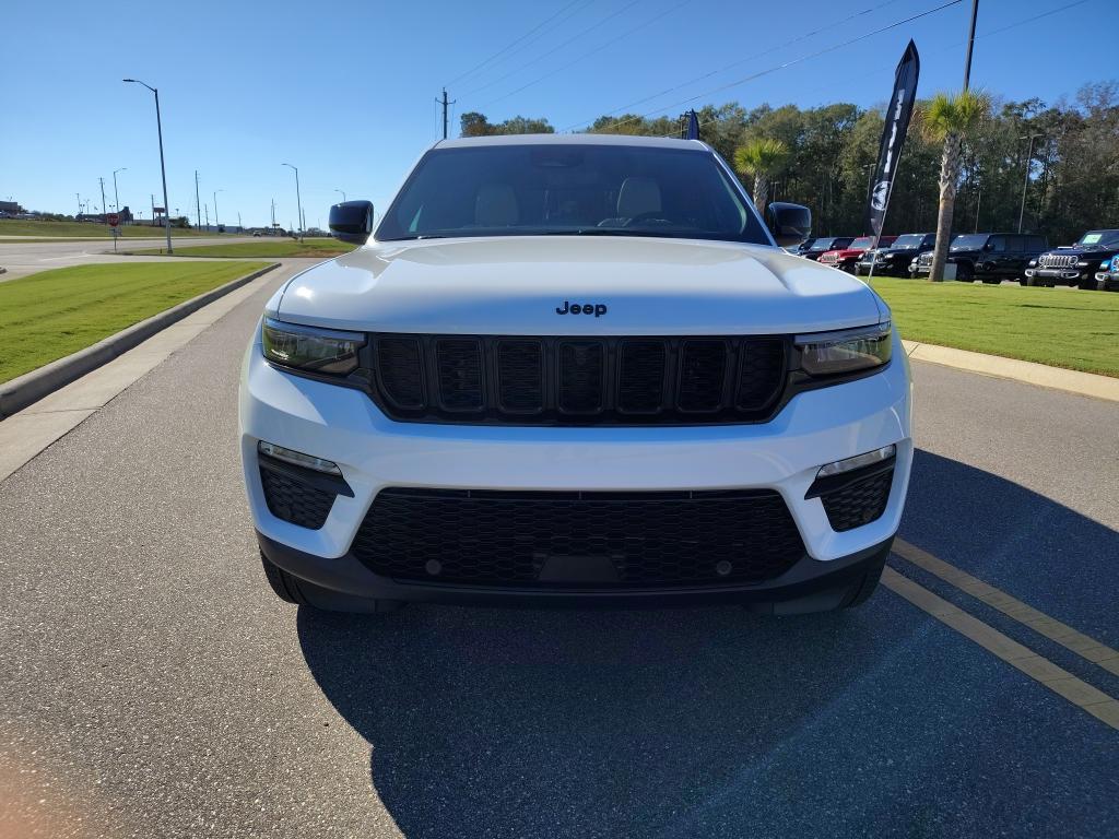 new 2025 Jeep Grand Cherokee car, priced at $50,401