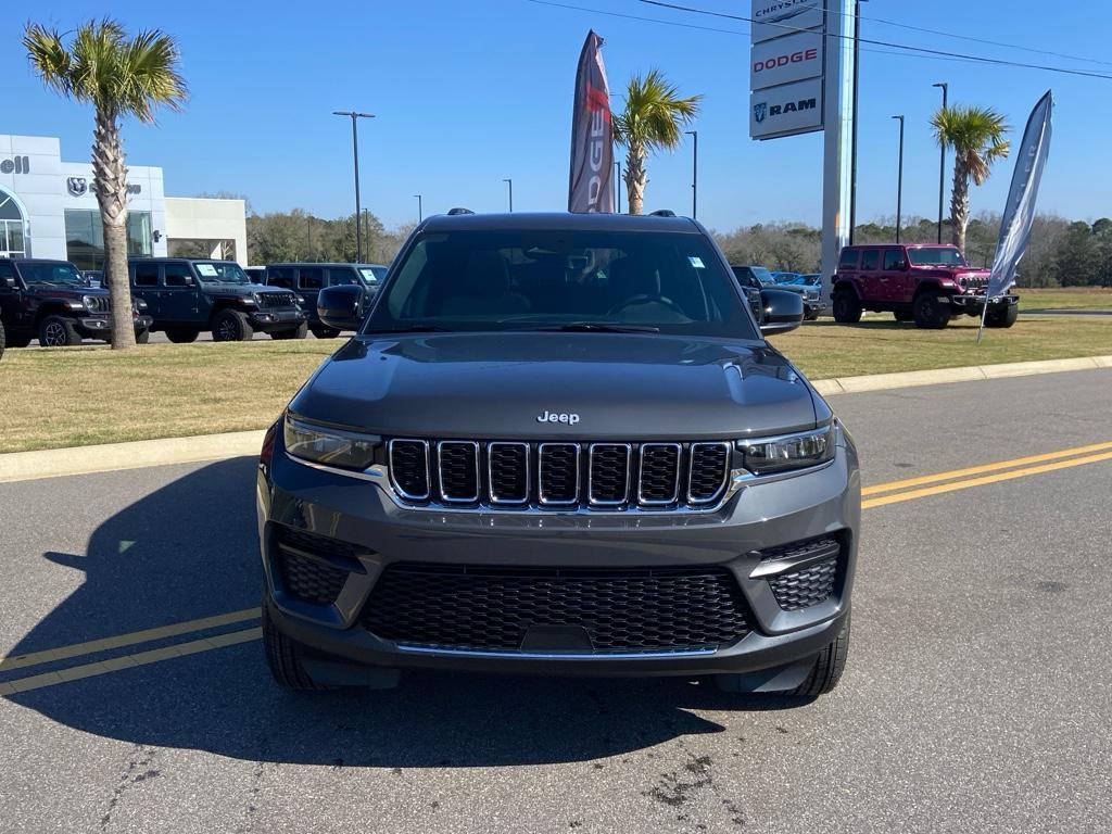 new 2025 Jeep Grand Cherokee car, priced at $35,720