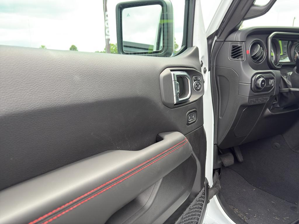 new 2025 Jeep Wrangler car, priced at $58,372
