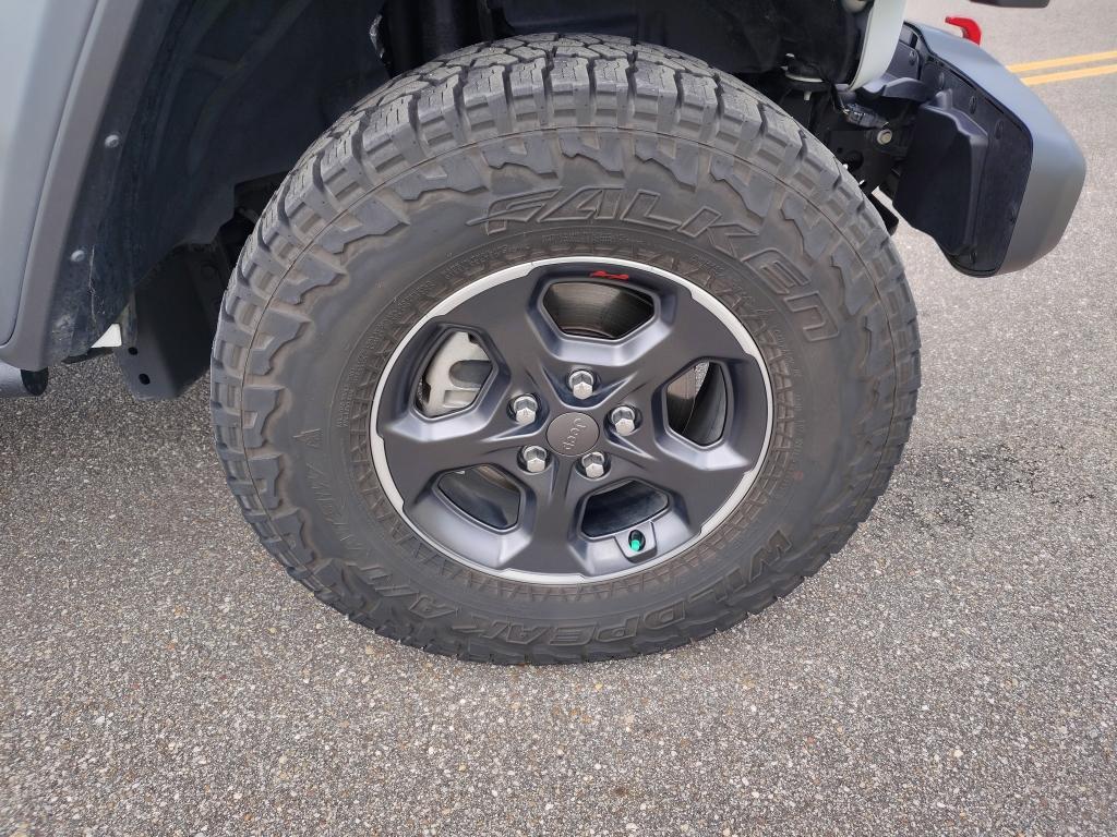 used 2023 Jeep Gladiator car, priced at $39,008