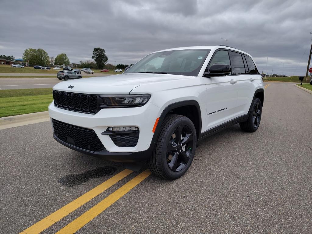 new 2025 Jeep Grand Cherokee car, priced at $49,485