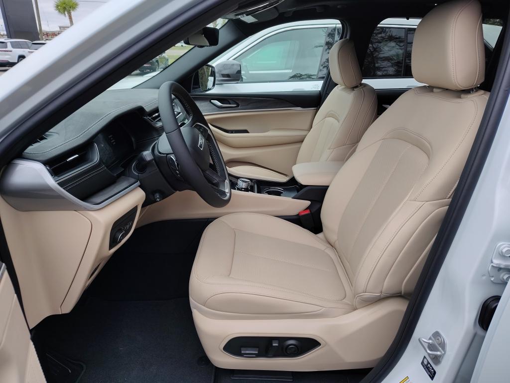 new 2025 Jeep Grand Cherokee car, priced at $49,485