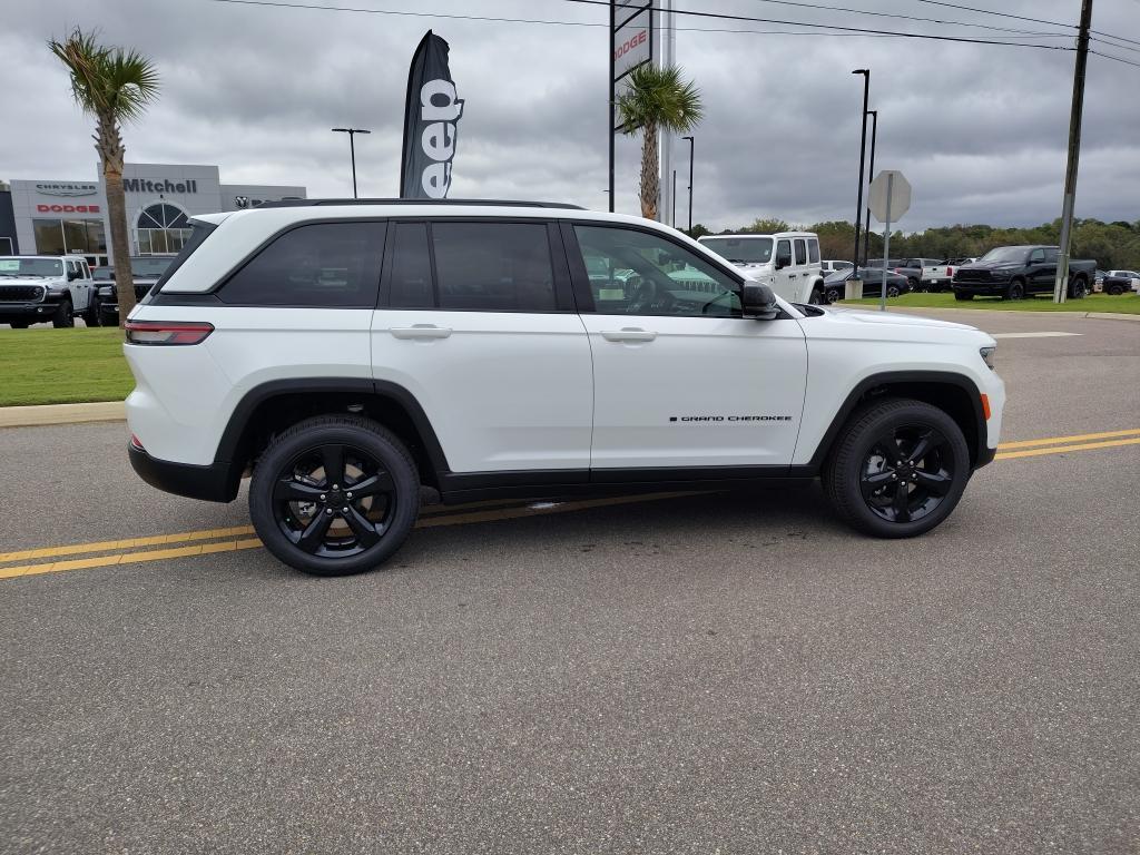new 2025 Jeep Grand Cherokee car, priced at $49,485