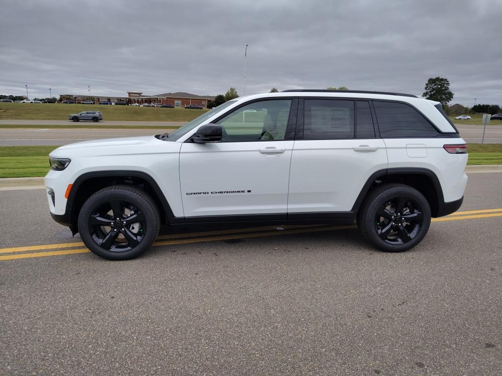 new 2025 Jeep Grand Cherokee car, priced at $49,485