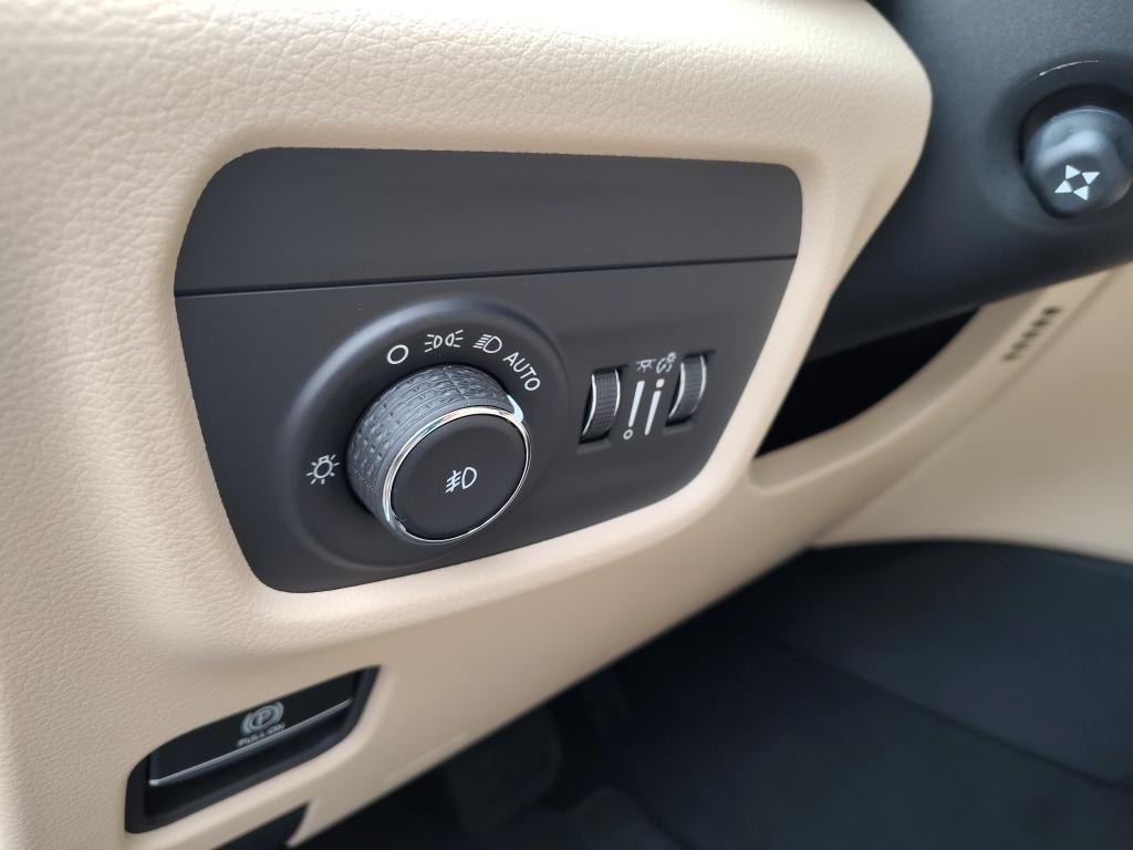 new 2025 Jeep Grand Cherokee car, priced at $49,485