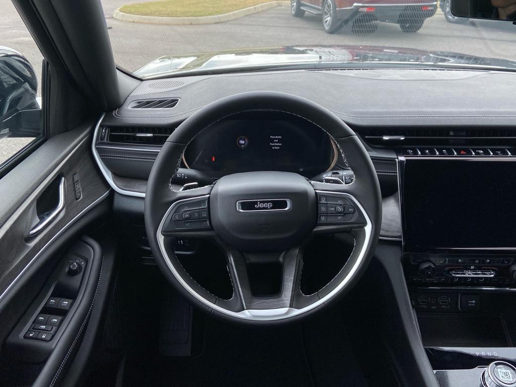new 2025 Jeep Grand Cherokee car, priced at $46,123