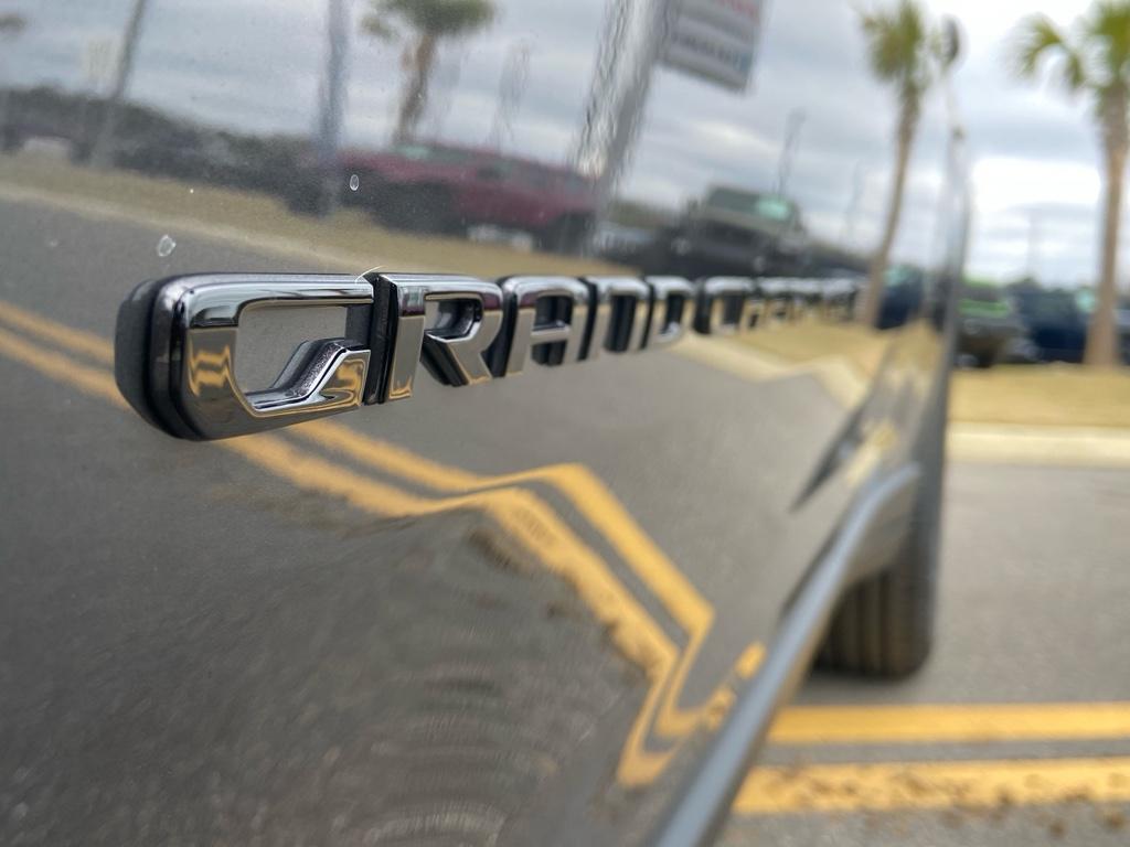 new 2025 Jeep Grand Cherokee car, priced at $46,123