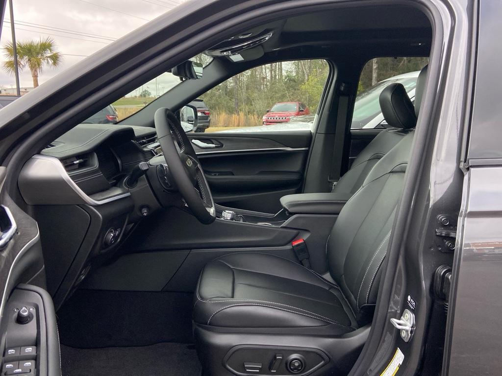 new 2025 Jeep Grand Cherokee car, priced at $46,123
