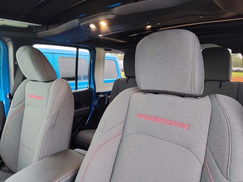 new 2025 Jeep Wrangler car