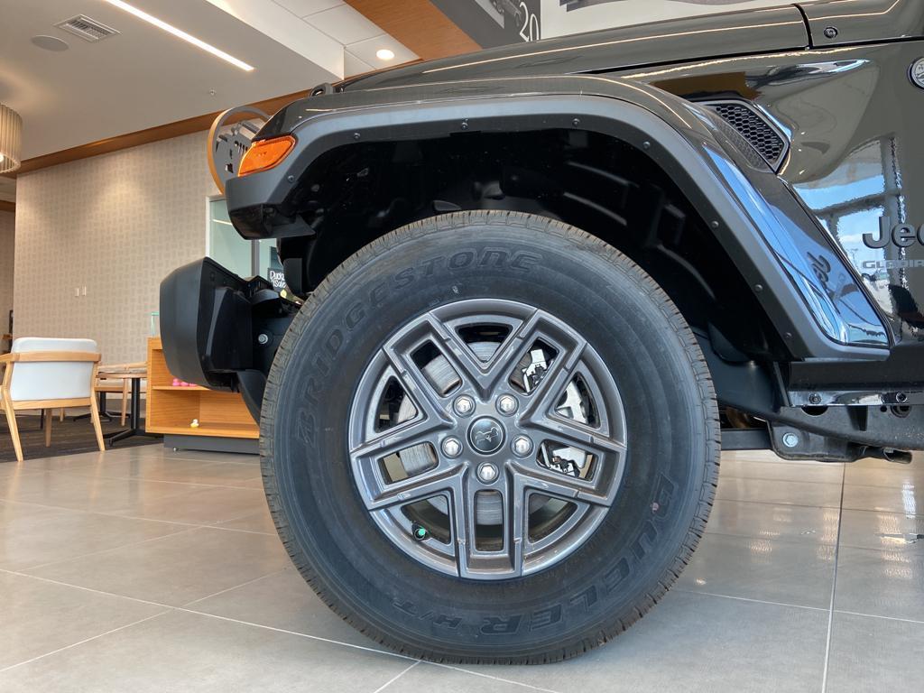 new 2024 Jeep Gladiator car, priced at $51,326