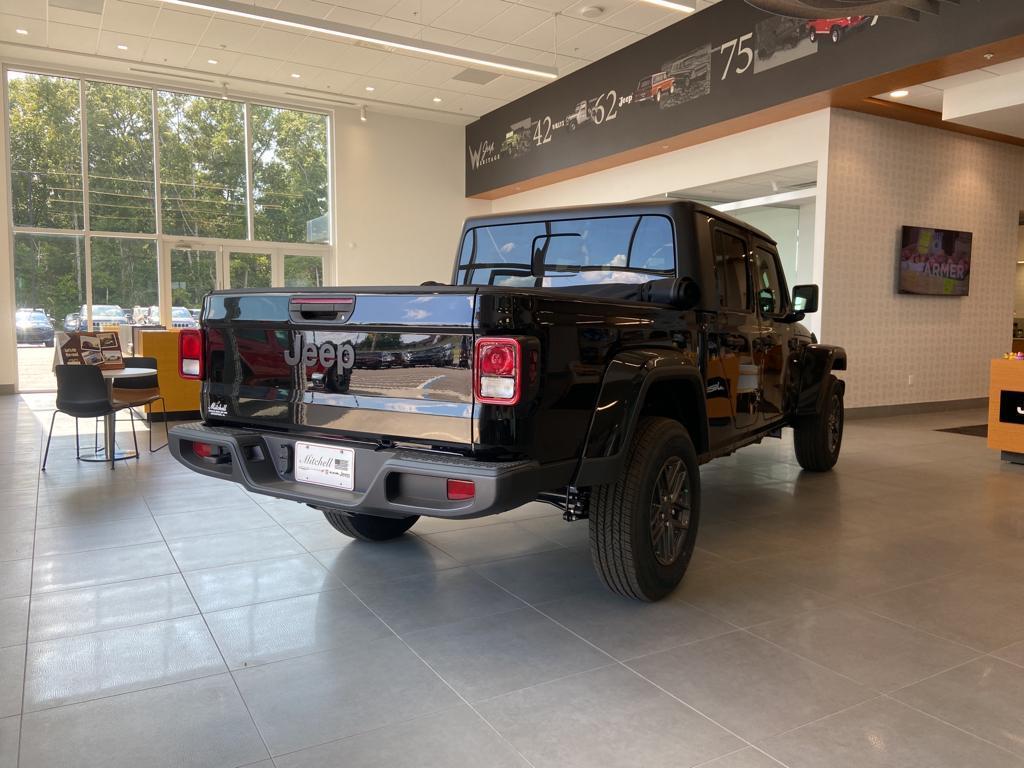 new 2024 Jeep Gladiator car, priced at $51,326