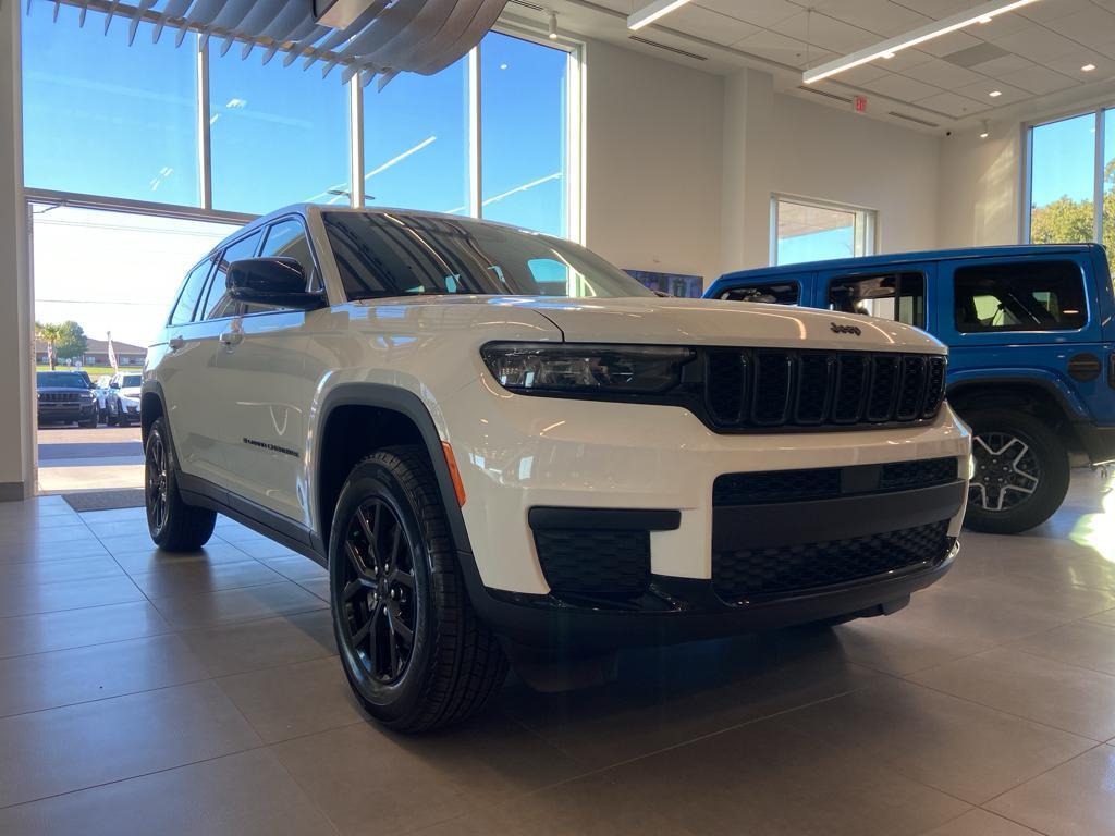 new 2024 Jeep Grand Cherokee L car, priced at $42,956