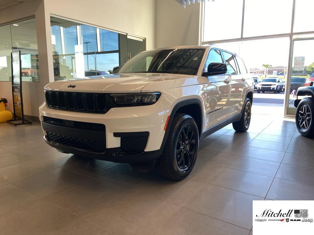 new 2024 Jeep Grand Cherokee L car, priced at $42,956