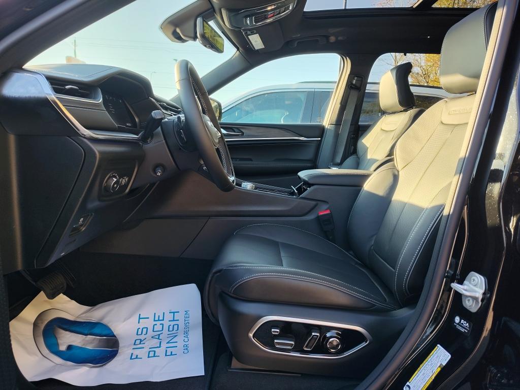 new 2025 Jeep Grand Cherokee L car, priced at $63,361