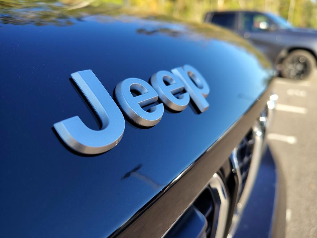 new 2025 Jeep Grand Cherokee L car, priced at $63,361